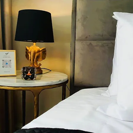 Aze - Forest Whisper Apartment