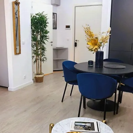 Apartment Aze - Forest Whisper Bukarest