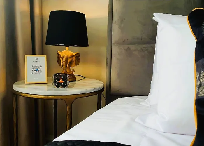 Aze - Forest Whisper 아파트